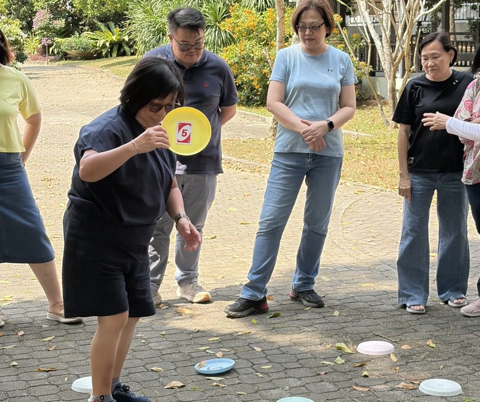 leadership retreat team building game time