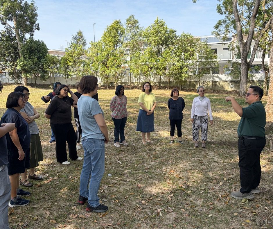outdoor team building game briefing